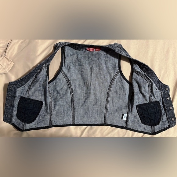 Guess Jeans: Cotton Vest - Picture 8 of 10